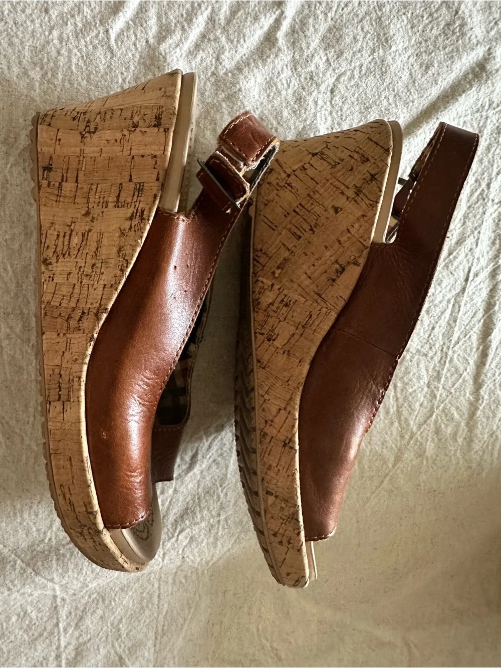 Crocs A-Leigh Brown Leather Cork Wedge Sandals Women’s 8